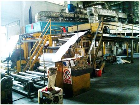 Gluing machine